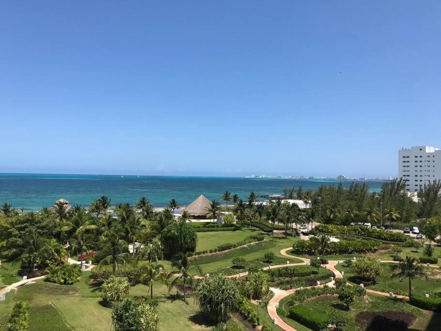 Punta Me Luxury Apartments Ocean View & Beach Front In Amara Cancun Exterior photo
