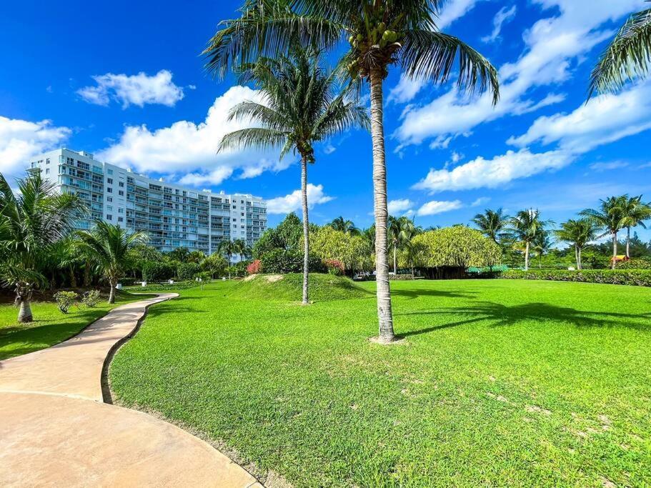 Punta Me Luxury Apartments Ocean View & Beach Front In Amara Cancun Exterior photo